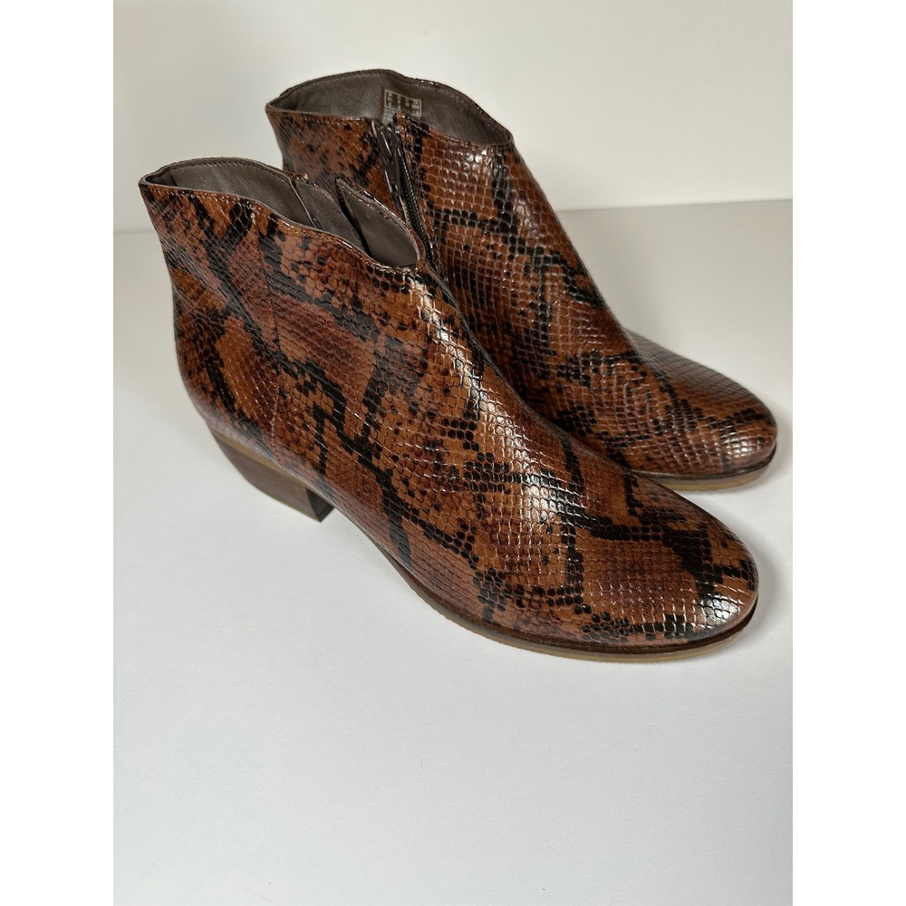 Clarks Brown Snakeskin Leather Ankle Booties Size 9 M Side Zip Low Heel Boot